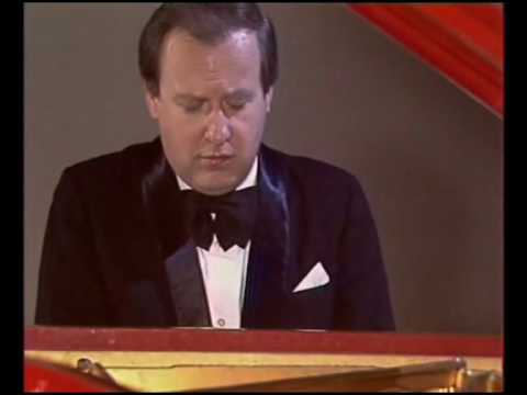 Valeri Kastelsky plays Scriabin Prelude Op.11 No. 5