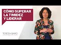 Cómo superar la timidez y liderar eficazmente (10 técnicas)