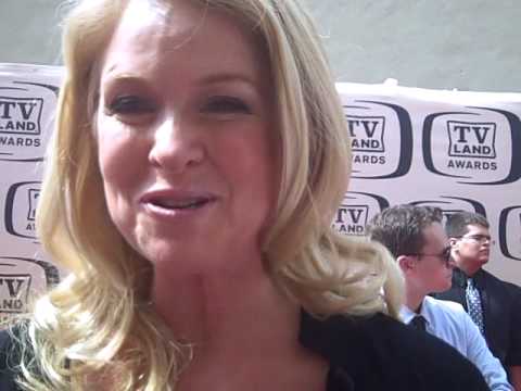 Donna Dixon Photo 22