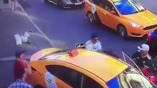 Taxi driver rams into world cup fans in Moscow Resimi