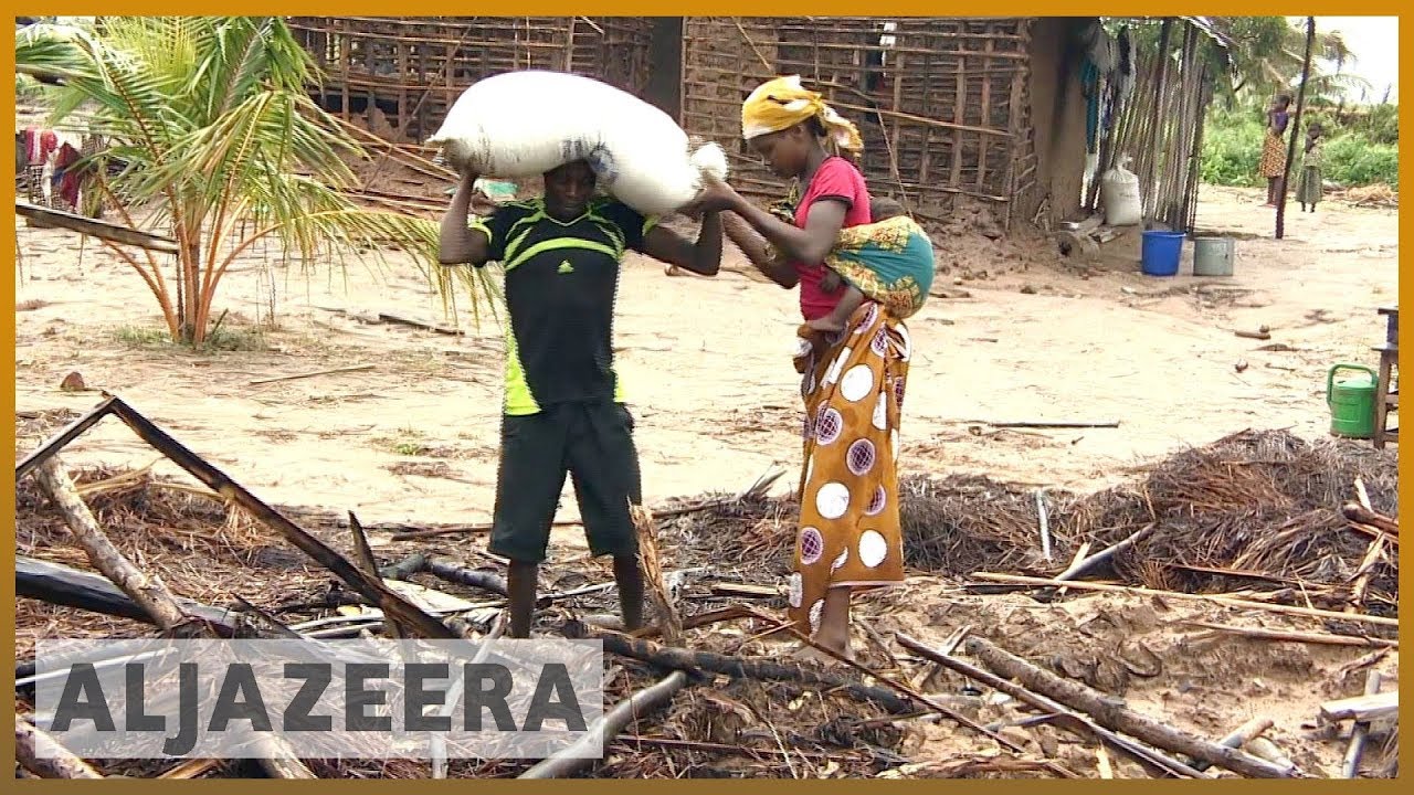 🇲🇿 ناجون من إعصار كينيث يكافحون من أجل الحصول على الطعام والإمدادات | الجزيرة الإنجليزية