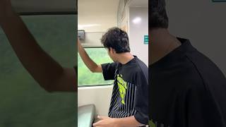 First Experience With Mumbai Local First Class 🤯