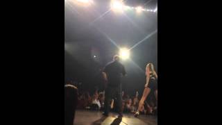 Taylor Swift and Rascal Flatts-The RED Tour-What hurts the