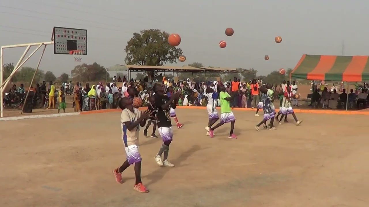 REHABILITATION  D'ECOLE DES ACTES VRAIMENT LOUABLE. MERCI AU PROMOTEUR OUSMANE KABORE DE GANDIN