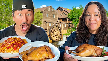 Eating at The MOST VIRAL Restaurant in Tennessee... (27,000 / 5 STARS REVIEWS)