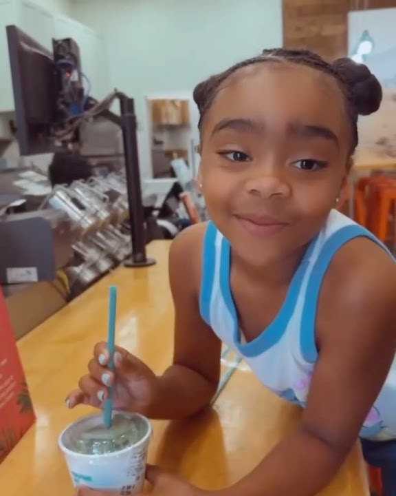 Toya Johnson Takes Daughter Reign To Try New Ohana Smoothie! 🥤