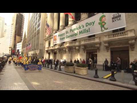Police Commissioner Kelly and Members of the St. Patricks Day Parade Committee Visit the NYSE