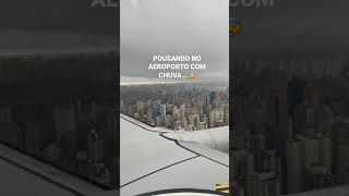 Como é pousar no aeroporto com chuva? 😰🛬