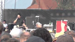 NOFX - Eat The Meek (live at Riot Fest 2012)