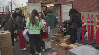 UofL students volunteer with 'The Hope Bus' on MLK Day