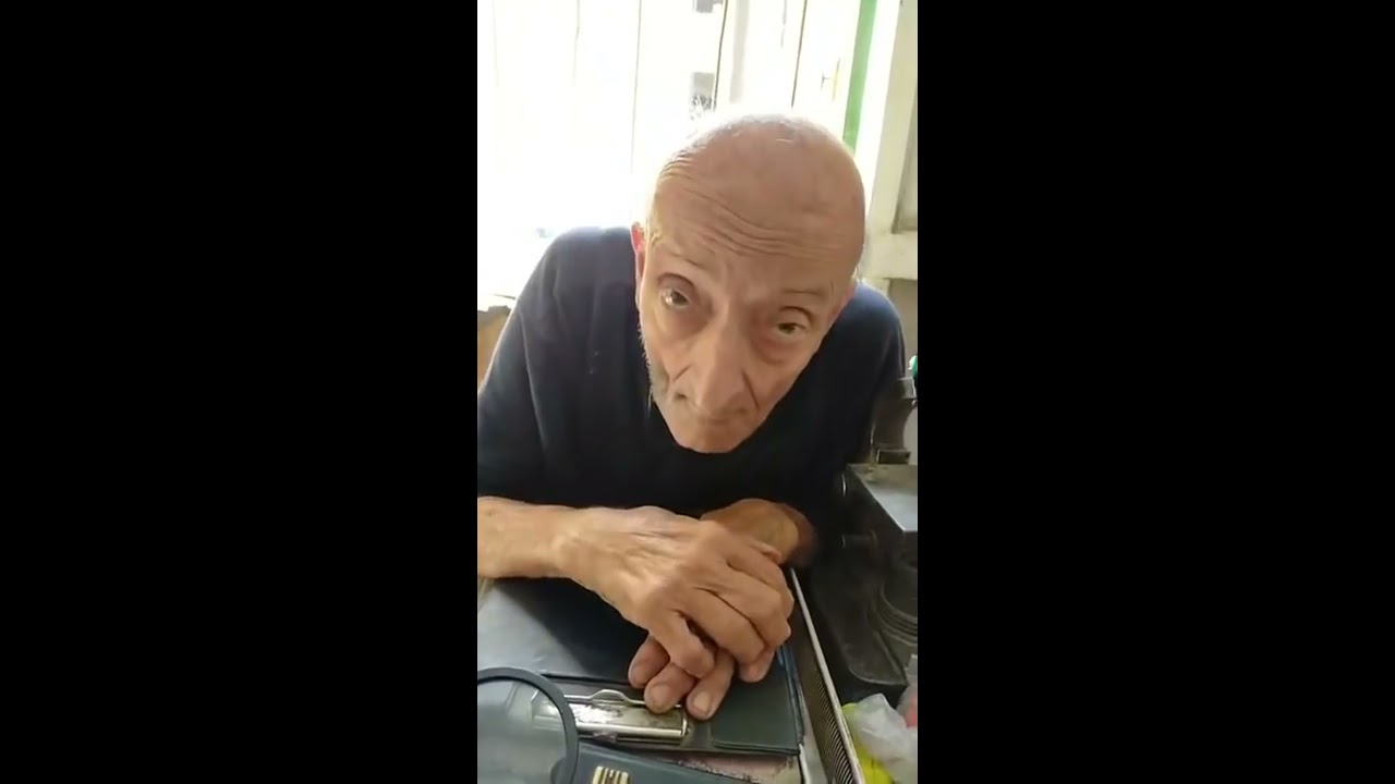 طبيب الغلابة الدكتور محمد مشالي يبكي ويبكي جميع المشاهدين في موقف موثر