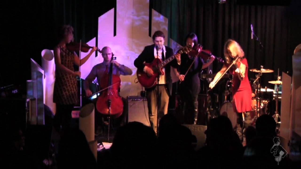Neuschnee - High // The Singer Songwriter Circus 'Krystal Kingdom adlı videoyu YouTube'da izle Neuschnee - High // The Singer Songwriter Circus 'Krystal Kingdom adlı videoyu YouTube'da izle