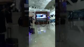 مطار الملك خالد بالرياض من صوت المؤذن وصلت لسماعه مع نهايته صوت الأذان