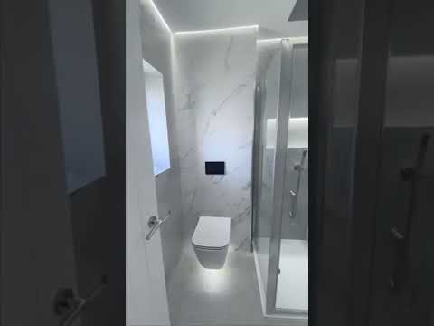 Video: Tuvaletle birleştirilmiş banyo tasarımı üzerine düşünmek
