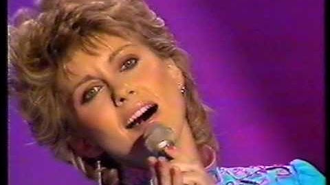 Olivia Newton-John - Make A Move On Me (1982)