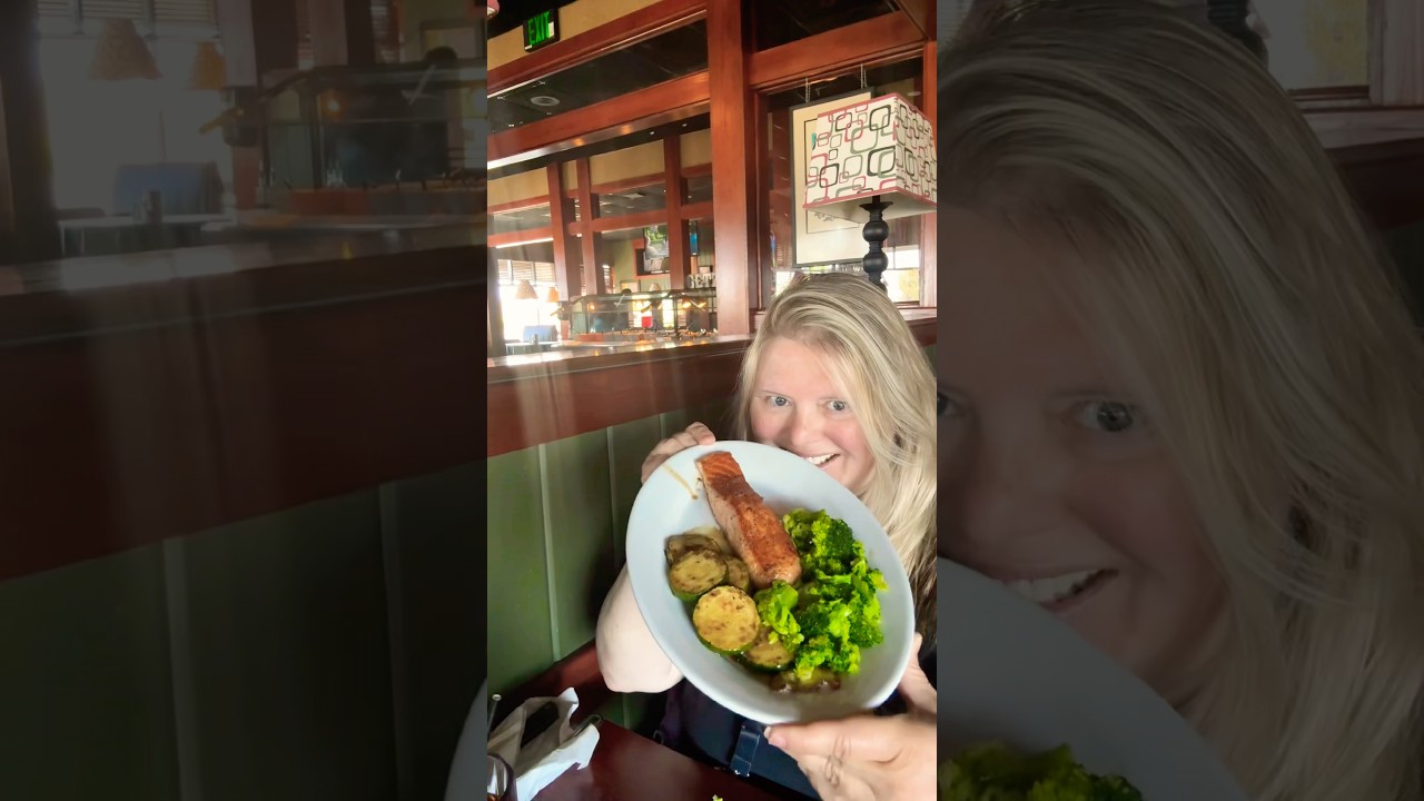 Eating Healthy at Ruby Tuesday on My Wellness Journey #healthychoices #weightlossjourney #glowup