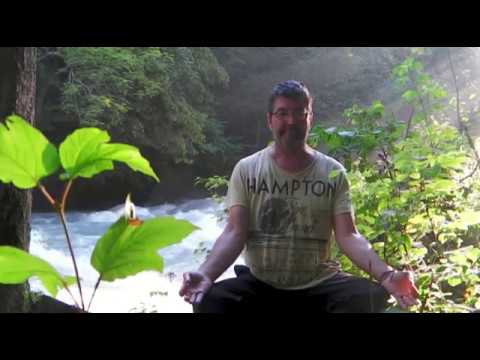 Méditation contemplation de résonance avec le torrent
