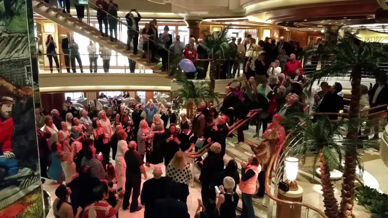 Video 17 balloon Fiesta at the ships atrium