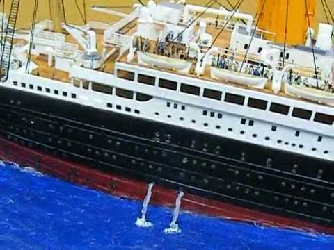 Model Titanic Sinking
