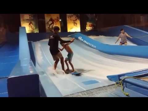 فيديو: نصائح لتعليم الأطفال التزلج على الماء