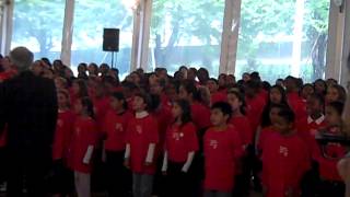 Chicago Childrens Choir sings the gospel chords