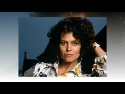 Video: Sigourney Weaver sof boyligi: Wiki, turmush qurgan, oila, to'y, maosh, aka-uka