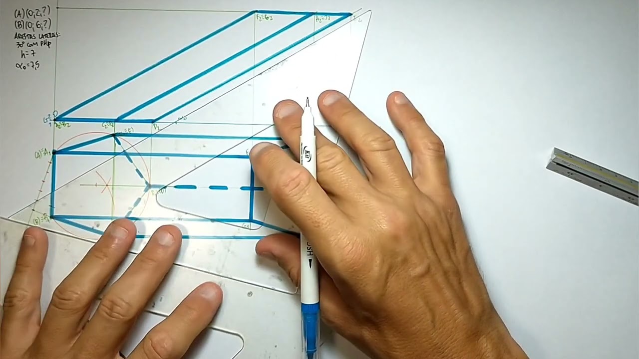 Épura e desenvolvimento de superfície de prisma oblíquo com base pentagonal regular no PHp