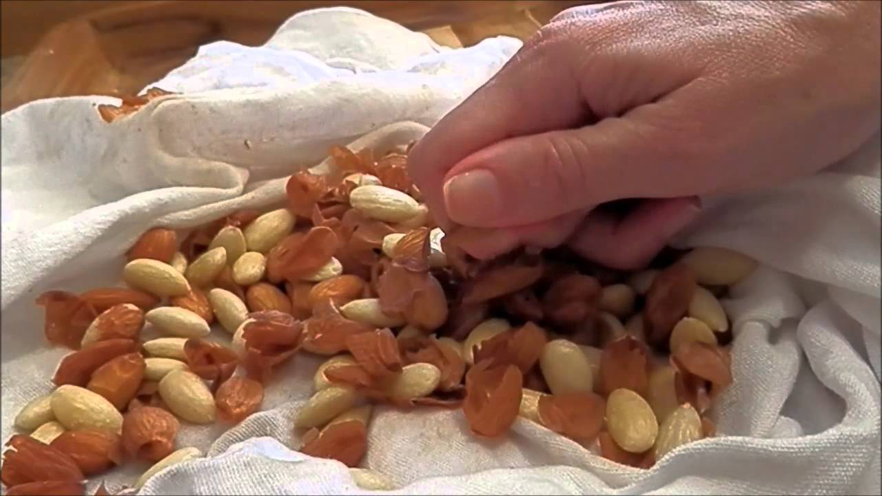 Como tirar a pele das amêndoas. Rápido e fácil.
