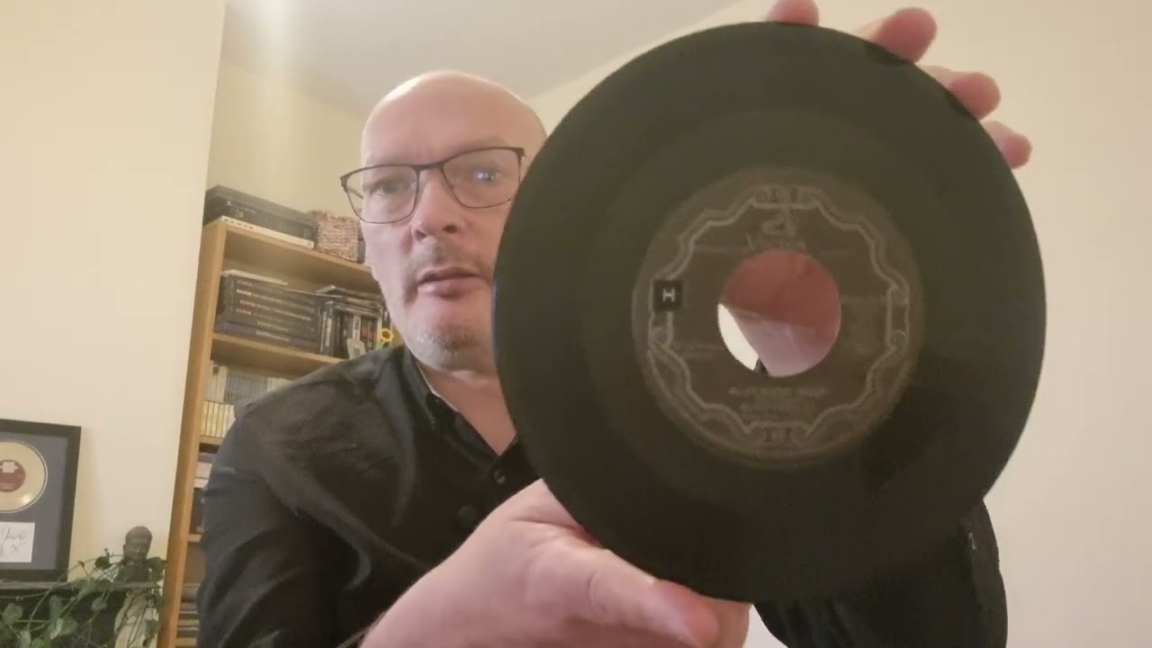 Элвис Пресли совершил ярмарку продаж на выходных. 