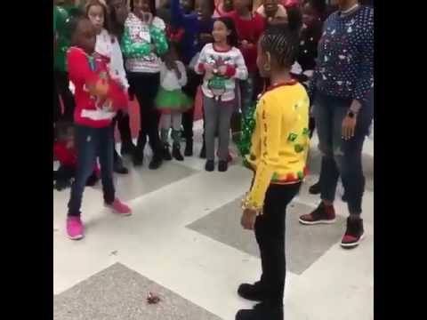Little kids doing the Milly Rock