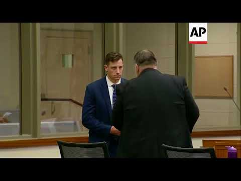 FBI Agent Charged in Club Shooting Can Travel