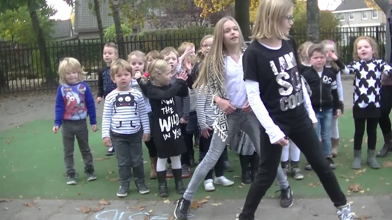 Lip dub Kinderboekenweek 2015 Antoniusschool Klein Zundert   Raar maar waar