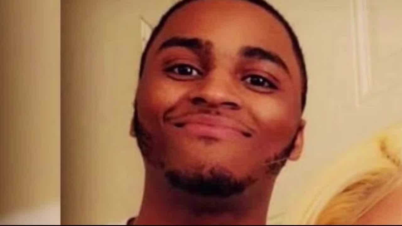 Lawsuit: Detroit police fatally shot unarmed man after car crash; cops say he had gun