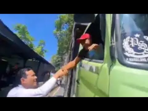 Momen Wagub Aceh Bang Dekfadh Menyapa Sopir Truk Berpelat BK, Bukan Distop Malah Dikasih Uang