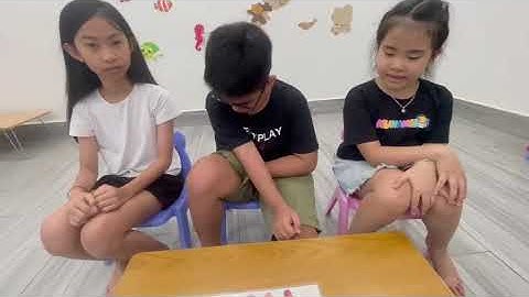 Tiếng Anh Giao Tiếp Phan Thiết: Anna, Dylan and Kira practice talking about A/An