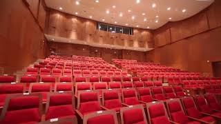 Apologize playing in an empty auditorium