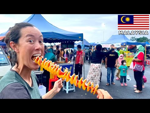 AWESOME Malaysian Street Food at Night Market! | Malaysia Vlog