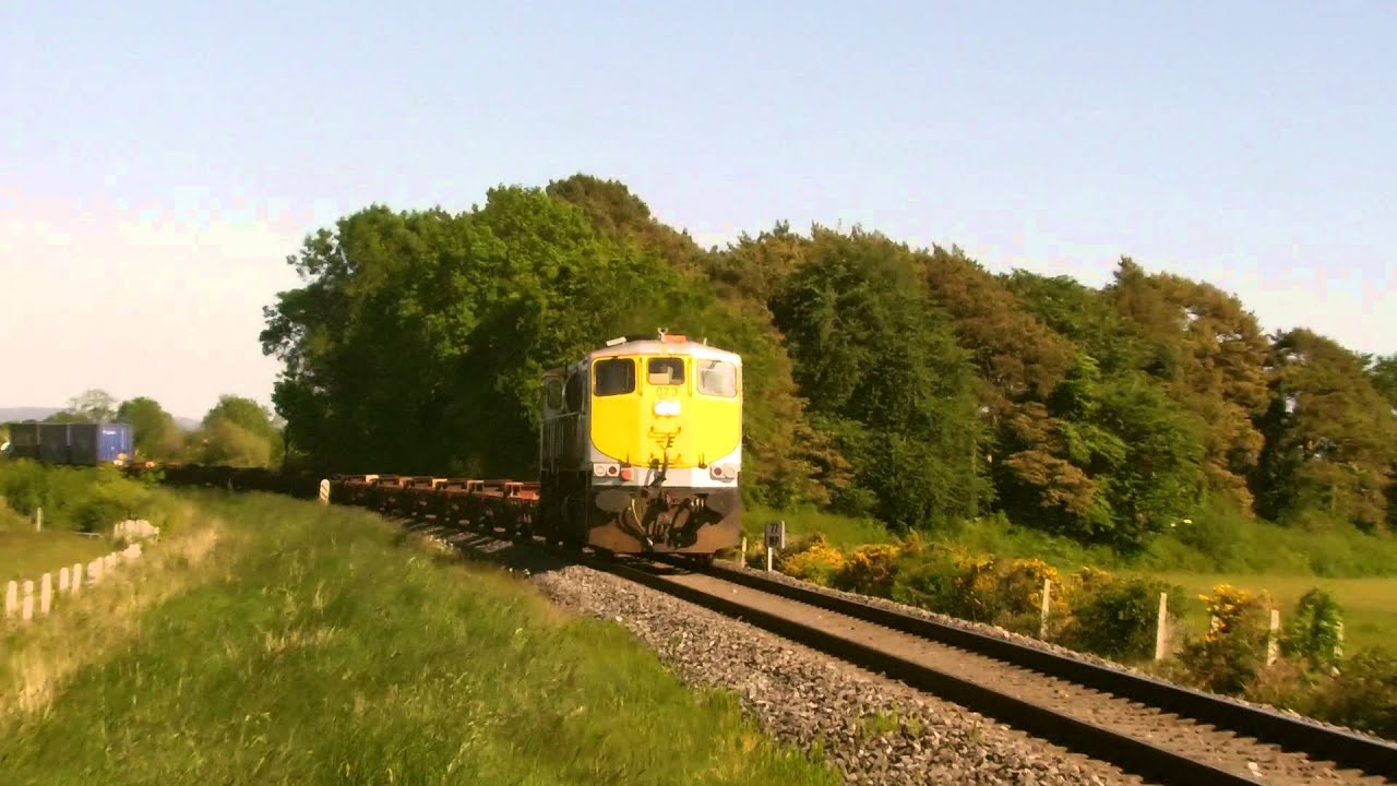 Irish Rail 073 Hauling DFDS Liner