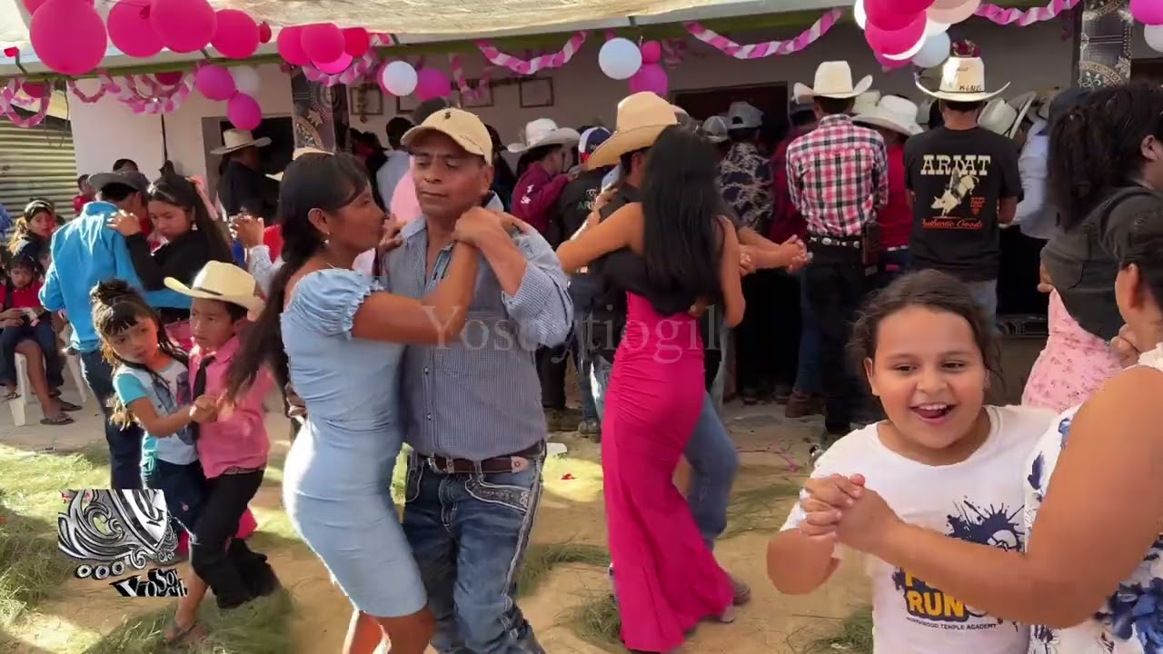 Aquí disfrutan pequeños y grandes mira que bailazo en Chiquimula 