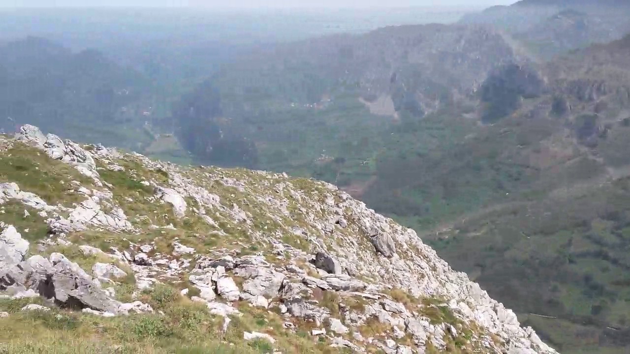 Desde el Pico La Forcada ( Proaza , Asturias )