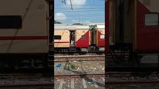 22144 CSMT(Mumbai)- Latur / Bidar Express ICF Coaches with CBC Coupling.