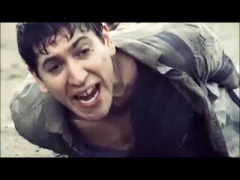 مجموعة من البشر بيحاصرها الزومبي في مزرعة و بيحاولوا يهربوا منهم ملخص مسلسل واكينج ديد الموسم 2360