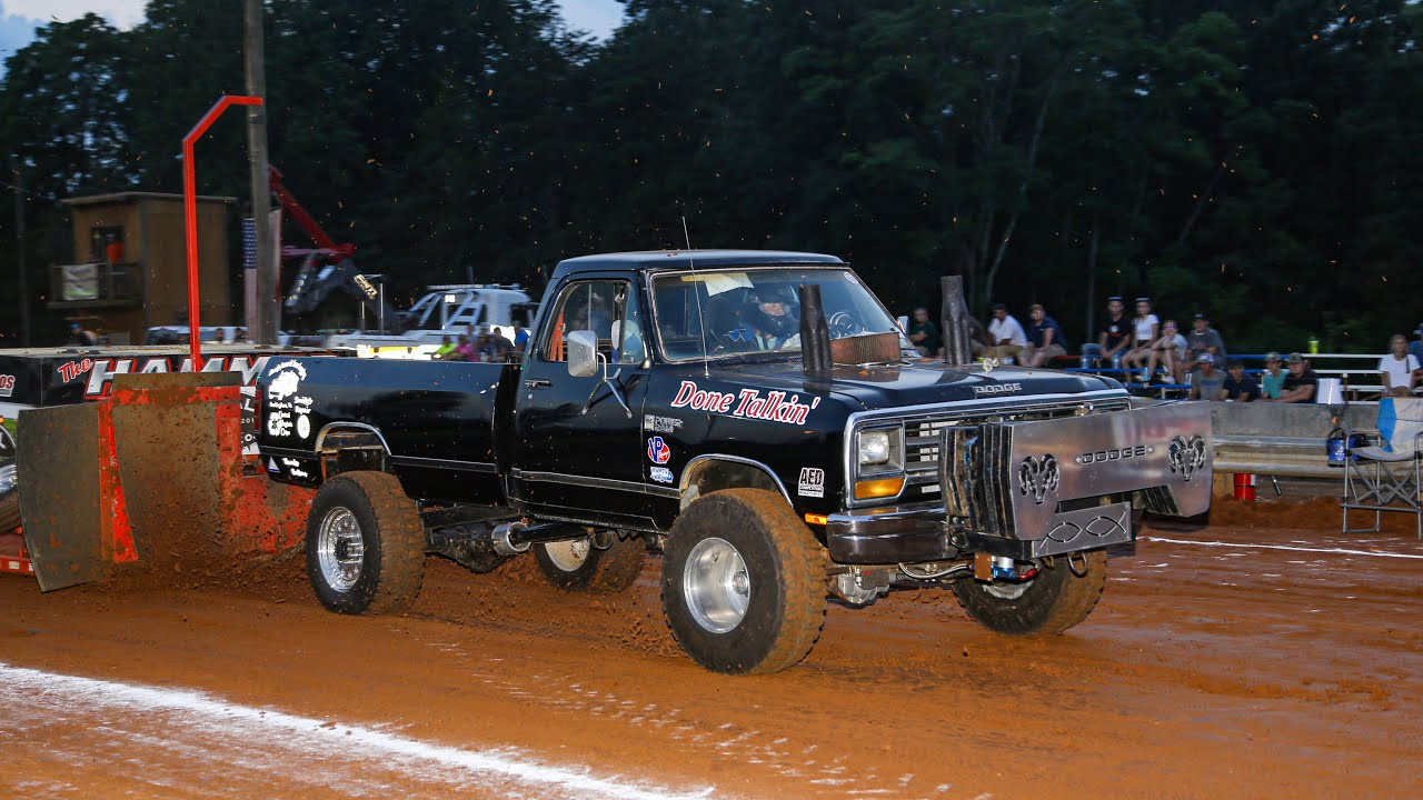 Trucks and Tractors pulling at Thunder in Orange Virginia Aug 2021