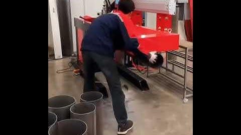 Straight seam welding machine