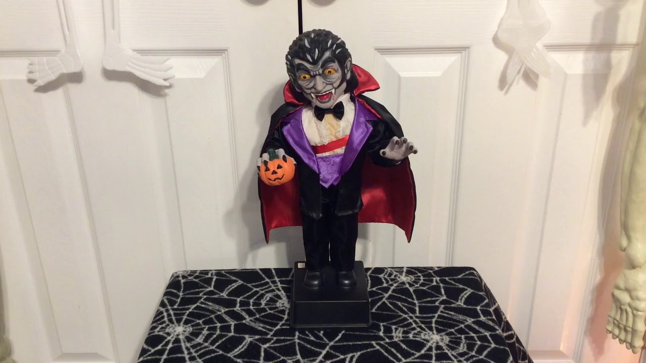 Holiday Creations Inc. 1993 Battery Operated Animated & Illuminated Figure - Dracula