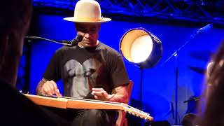 Miniatura de "Ben Harper & Charlie Musselwhite " When the levee breaks" @ Den Atelier Luxembourg 04.12.18"