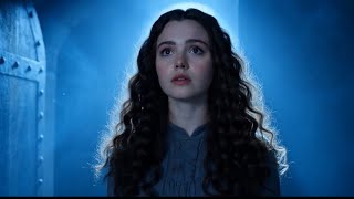 The Girl Who Found a Door Hidden Beneath the Castle