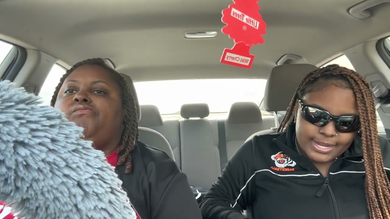 Smoking cigarettes prank on mom!!!!!!!!!! (she went crazy on me)