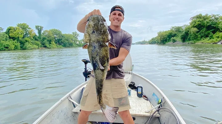 Catfishing Downtown Nashville with Lee Ellis