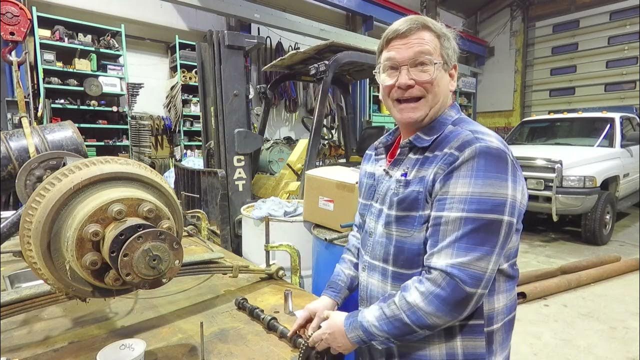 Automotive Minutes Technique for adjusting valves on most 4cycle